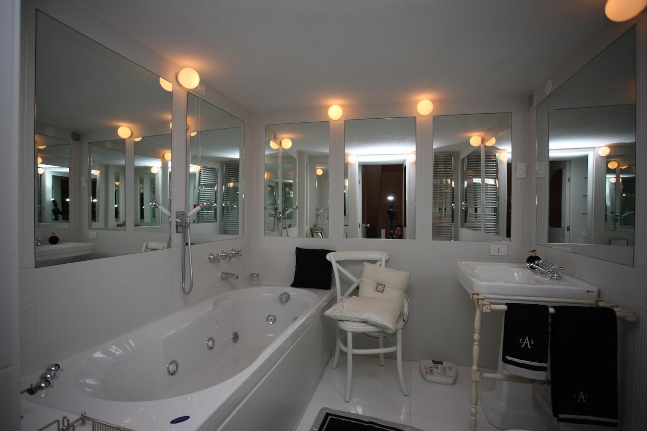 Palazzo Santinelli Bed and Breakfast SantʼAngelo in Vado Buitenkant foto